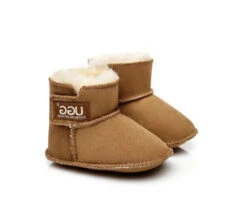 UGG Baby Gift Pack Erin Bootie With Pom Pom Beanie -Shoe Store IMG 3083 f00ca5bb bcd3 47a9 ad01 784033eff0ae